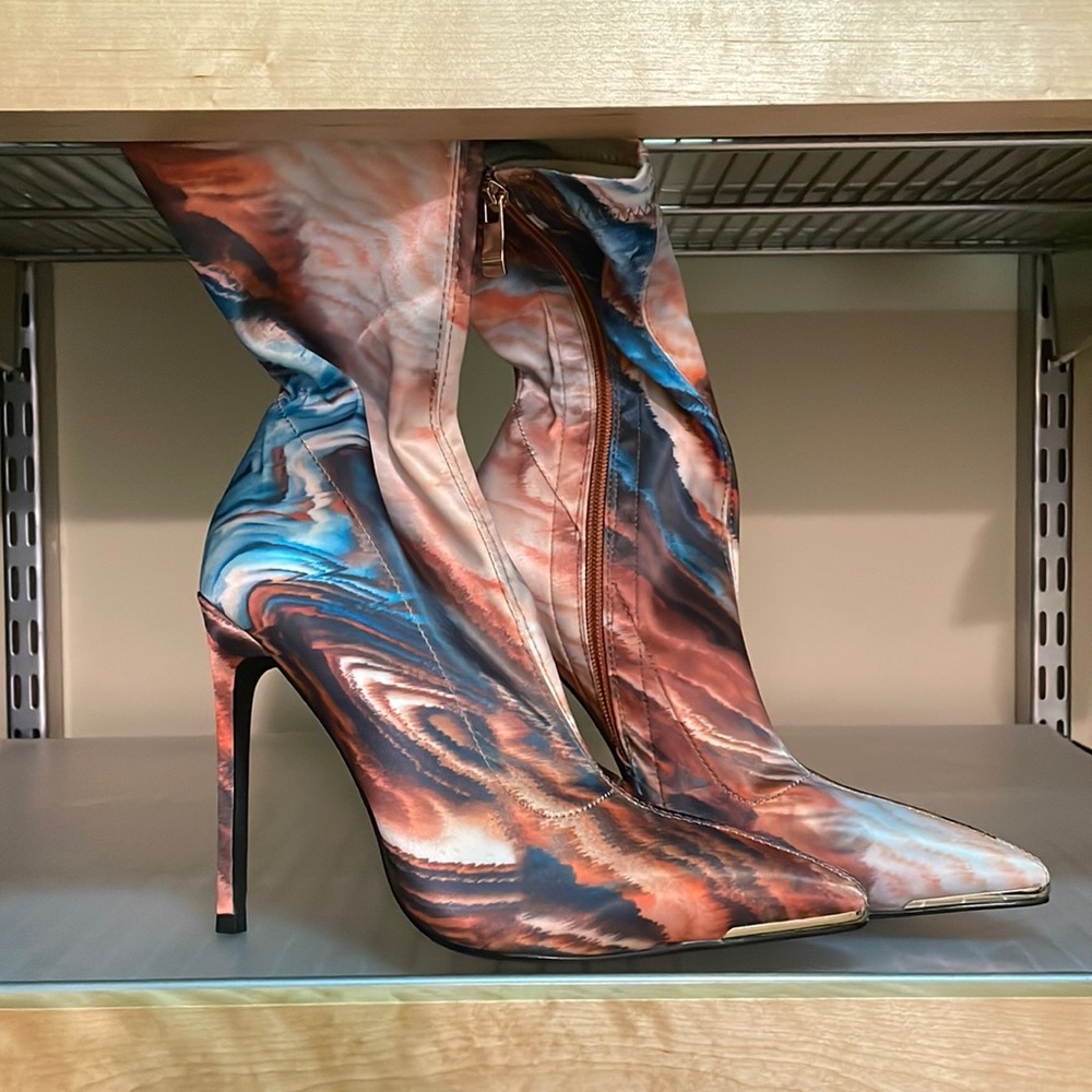 Simmi Orange Rex boots